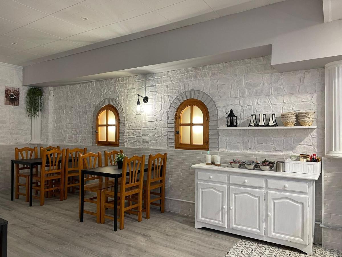 Hostal Restaurante Avenida De Madrid 테라사 외부 사진