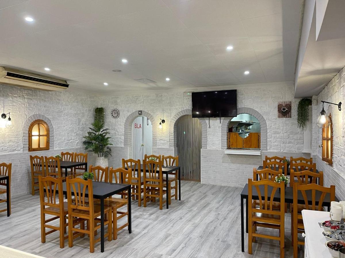 Hostal Restaurante Avenida De Madrid 테라사 외부 사진