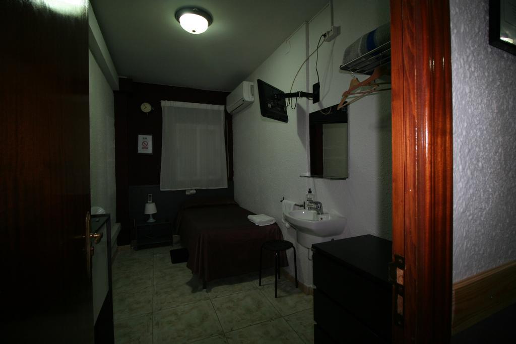 Hostal Restaurante Avenida De Madrid 테라사 객실 사진
